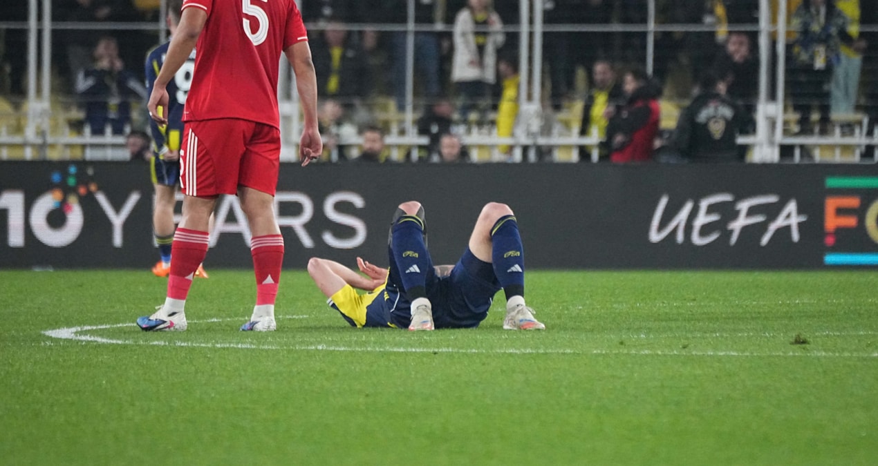 Ayrıntılar Netleşti: Fenerbahçe'de sakatlık şoku! Skriniar ilk yarıyı tamamlayamadı - Son Dakika Haberleri | İ