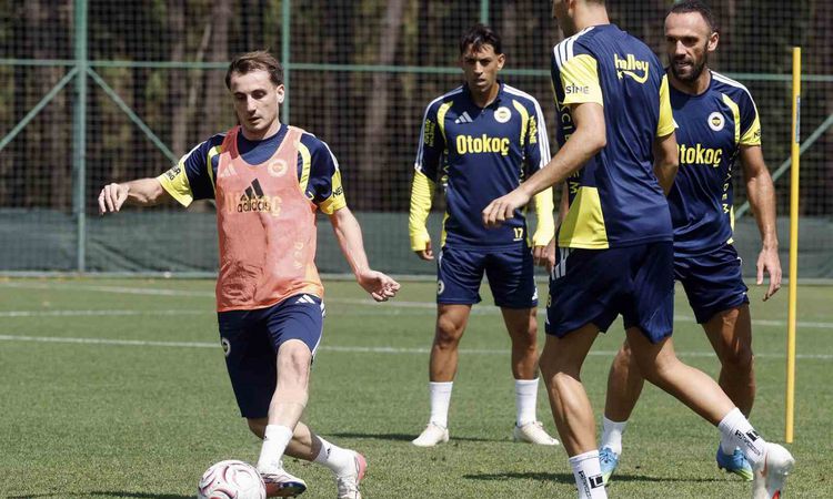 Fenerbahçe, Samsunspor Maçı Hazırlıklarını Tamamladı ve Merak Edilenler
