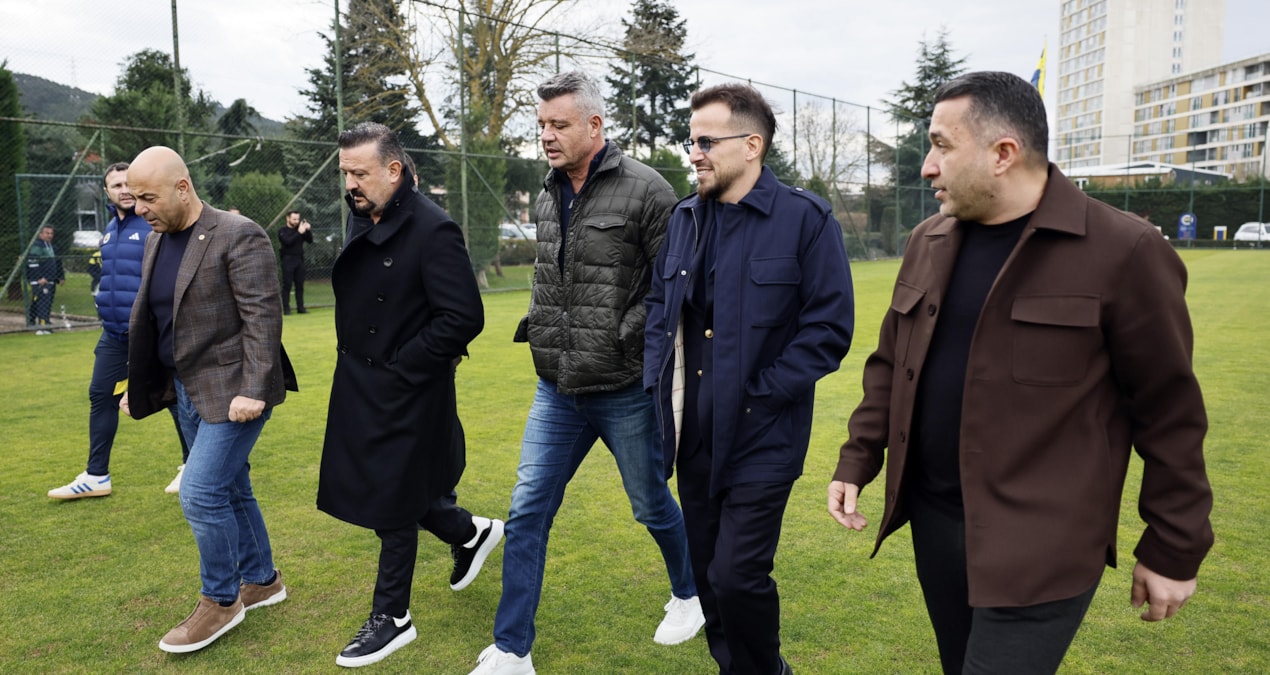 Gündemden Son Bilgiler: Fenerbahçe'de Saran devrimi! 7 madde öne çıktı - En Son Haber: Gelişmeler Takip Ediliy