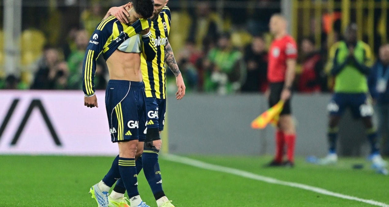 Gündemden Son Bilgiler: Fenerbahçe’ye yıldız oyuncusundan kötü haber - Haberleri | İşte Tüm Ayrıntılar
