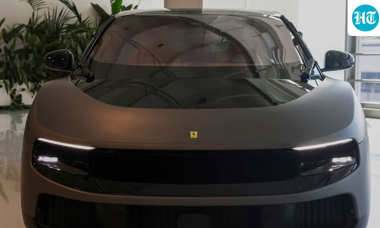 Ferrari'nin İlk Elektrikli Aracı 40 Milyon Dolara Satıldı - Son Dakika ve Merak Edilenler
