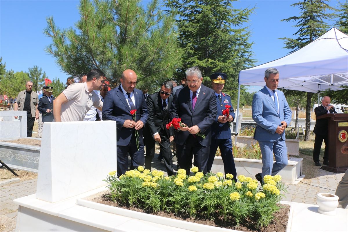 FETO coup martyr Fatih Dalgıç was commemorated at his grave - Last Minute