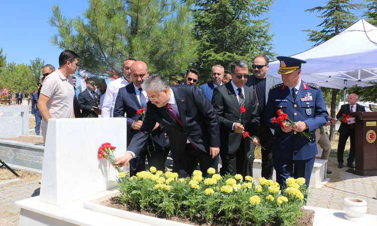 Police officer Fatih Dalgıç, who was martyred in FETO's coup attempt, was commemorated in Eskişehir - News