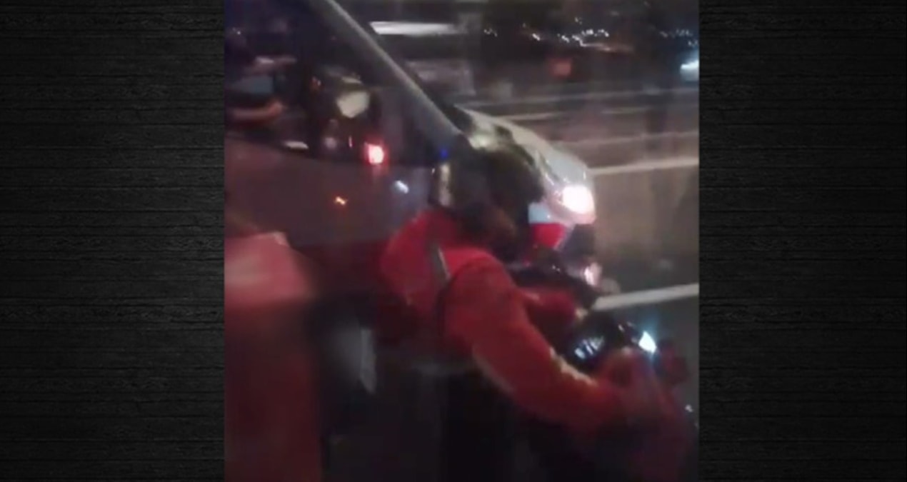 Gündemden Son Bilgiler: Fırtınada nefes kesen dayanışma: Köprüde motokuryeye, ambulans ve metrobüs kalkanı - E
