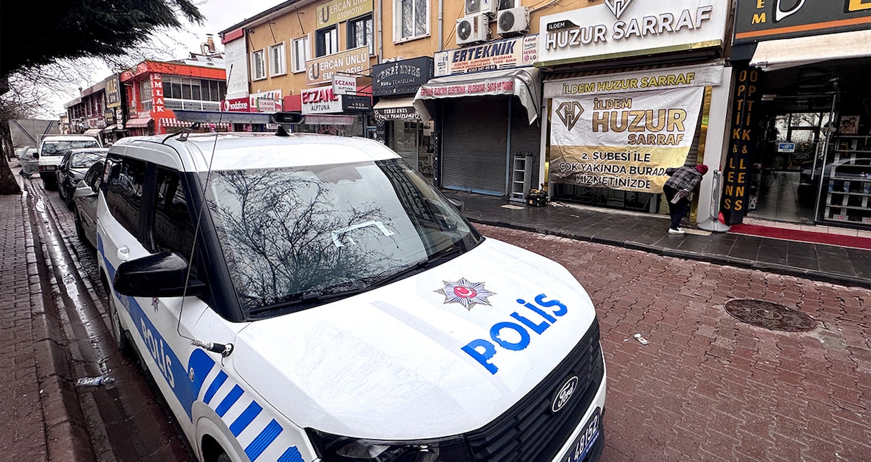 Ayrıntılar Netleşti: Forkliftle kuyumcuya daldı, 150 gram altın çaldı - Son Dakika Haberleri: Gelişmeler Takip