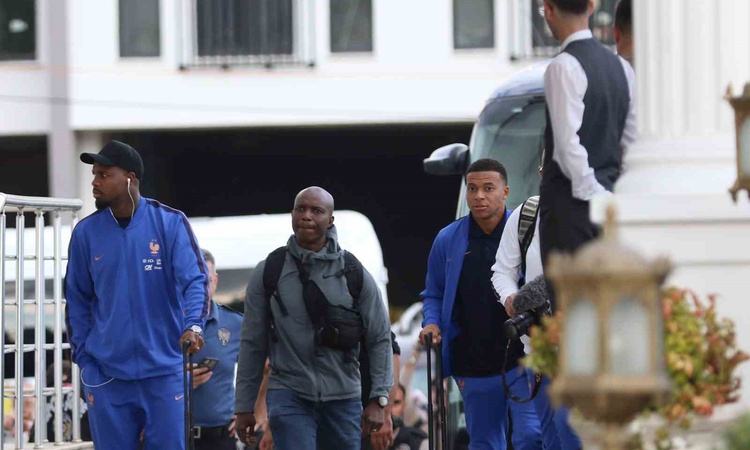 Fransa, A Milli Takım maçı öncesi Kocaeli'de yoğun güvenlikle otele yerleşti: Gelişmeler Takip Ediliyor