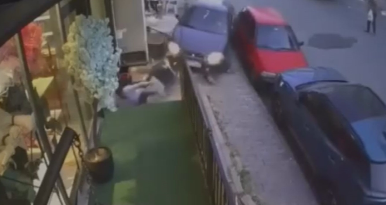 He stepped on the gas instead of the brake: He crushed the person and the stroller on the sidewalk! - Last Minute