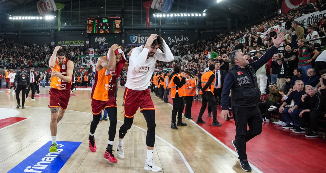 Kritik Açıklama: Galatasaray olaylı maçta deplasmanda Karşıyaka'yı yendi - Haberleri | İşte Tüm Ayrıntılar