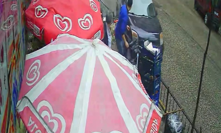 Giresun'da otomobil market önünde yayalara daldı, 3 kişi yaralandı: Gelişmeler Takip Ediliyor