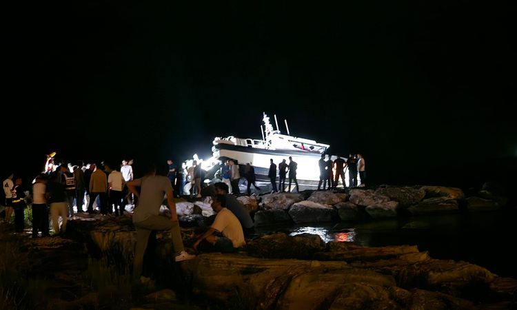 Giresun Coast Guard Boat Hit the Rocks: 2 Injured - Last Minute