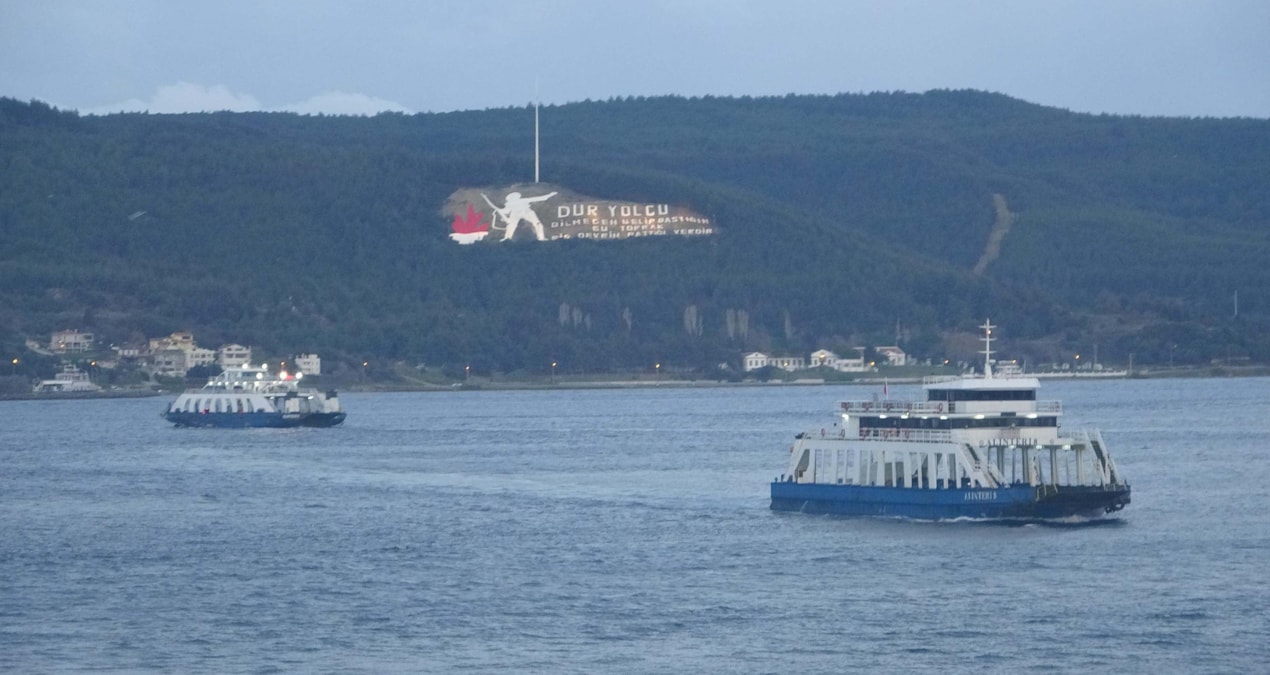 Kritik Açıklama: Gökçeada ve Bozcaada feribot seferlerine fırtına engeli - Haberleri - Son Dakika Bilgileri