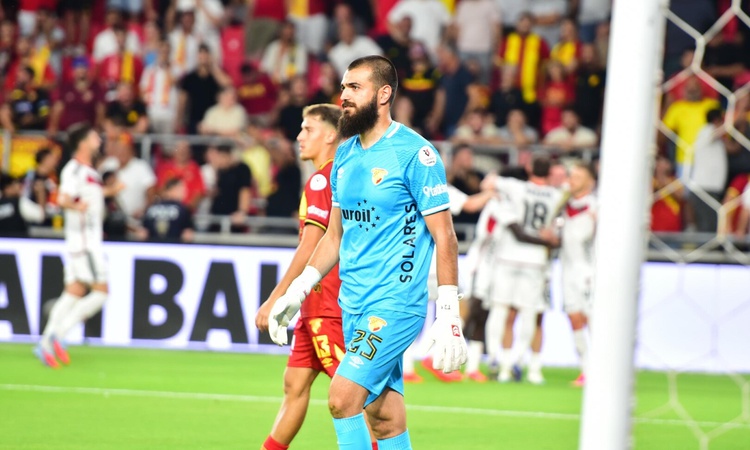 Göztepe'de yeni transferler katkı veremedi, Gugeshashvili kadro dışı kaldı: Gelişmeler Takip Ediliyor