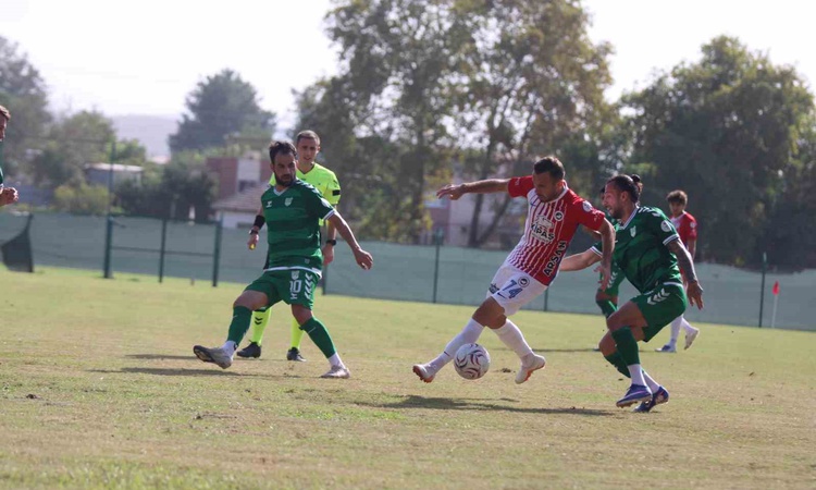 Gündemden Son Bilgiler: 12 Bingölspor, Osmaniye'de oynanan maçta Kahramanmaraş İstiklalspor'u 2-1 mağlup etti: