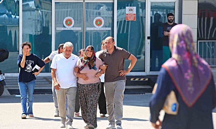 Gündemden Son Bilgiler: 18 yaşındaki motosikletli genç kazada yaşamını yitirdi cenazeyi alan aile gözyaşlarına