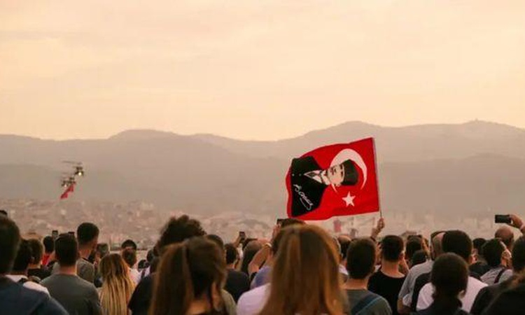 Gündemden Son Bilgiler: 28 Ekim yarım gün mü? 28 Ekim okullar, üniversiteler, özel sektör yarım gün mü?