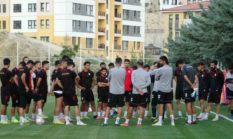 Gündemden Son Bilgiler: 3. Lig'de 3'te 3 yapan Malatya Yeşilyurt Spor, Adanaspor'u yenip 4'te 4 hedefliyor ve
