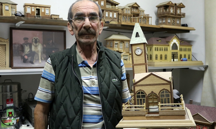 Gündemden Son Bilgiler: 72 yaşındaki mobilya ustası, tarihi yapıların minyatürünü yapıyor - Son Dakika Bilgile
