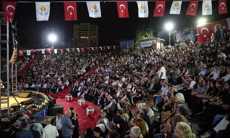 Gündemden Son Bilgiler: Adana Altın Koza'da Orhan Kemal Emek Ödülleri Sayman, Koper ve Selen'e verildi