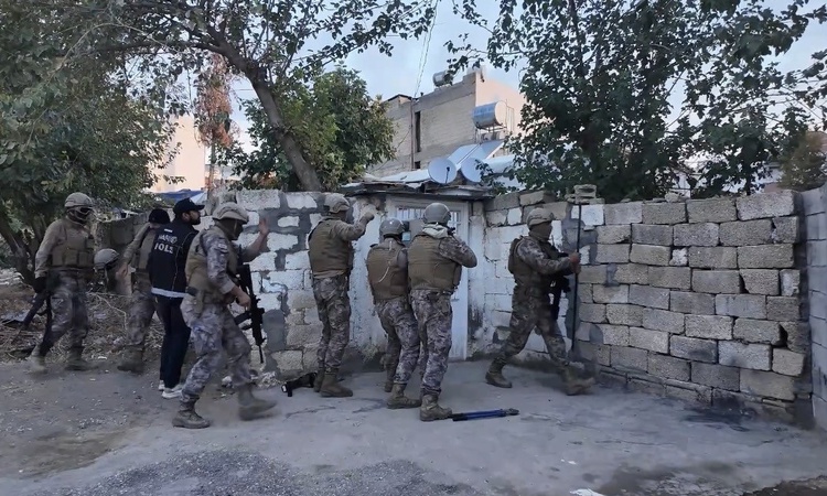 Gündemden Son Bilgiler: Adıyaman'da uyuşturucu soruşturmalarında 257 şüpheliye işlem yapıldı, 30 hakkında tutu