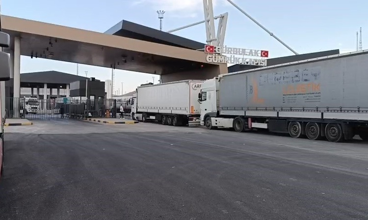 Gündemden Son Bilgiler: Ağrı Doğubayazıt'ta Gürbulak Gümrük Kapısı'nda tır yoğunluğu araç kuyruğu oluşturdu: G