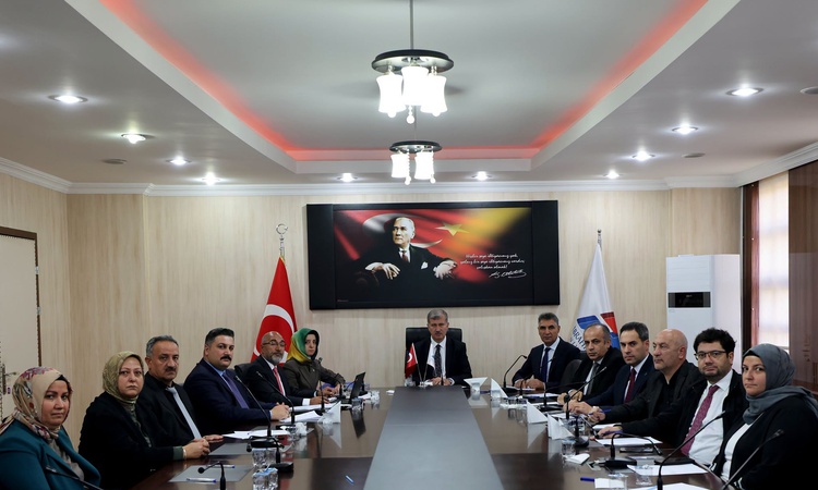 Gündemden Son Bilgiler: AİÇÜ Senatosu YÖKAK'ın 2025 raporundaki iyileştirme adımlarını karara bağladı | İşte T