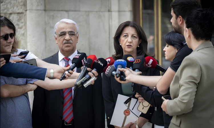 Gündemden Son Bilgiler: AK Parti ile DEM Parti arasında Terörsüz Türkiye zirvesi ve Merak Edilenler