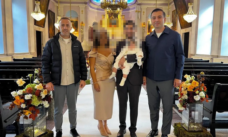 Gündemden Son Bilgiler: AK Partili başkanın vaftiz törenine katılması büyük tartışma yarattı | İşte Tüm Ayrınt
