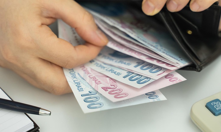 Gündemden Son Bilgiler: Akaryakıta 3 zam birden! 35 milyon araç sürücünü etkileyecek: Gelişmeler Takip Ediliyo