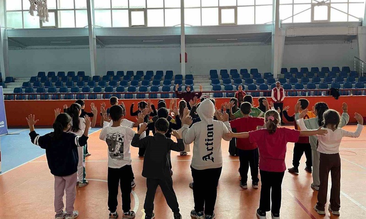Gündemden Son Bilgiler: Akçakoca'da 'Mahallemde Hareket Var' projesinde fiziksel aktivite anlatıldı: Gelişmele