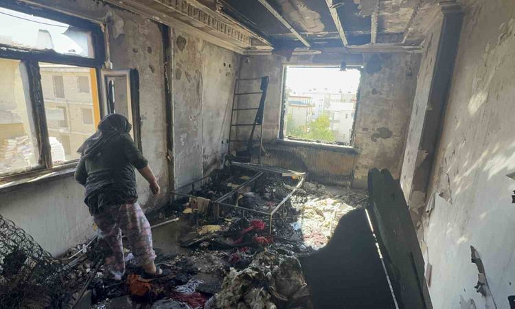 Gündemden Son Bilgiler: Aksaray’da çakmakla oynayan 2 yaşındaki çocuk evi yaktı | İşte Tüm Ayrıntılar