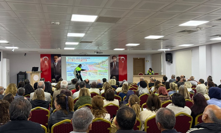 Gündemden Son Bilgiler: Amasya'da 17 gün süren eğitimlerle 594 öğretmene trafik güvenliği anlatıldı
