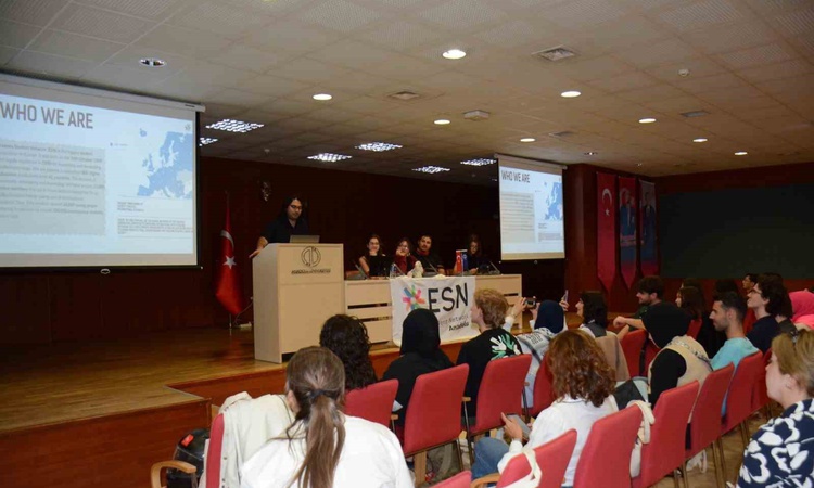 Gündemden Son Bilgiler: Anadolu Üniversitesi'nde Erasmus+ ve Orhun değişim öğrencilerine oryantasyon yapıldı
