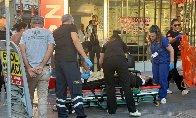 Gündemden Son Bilgiler: Antalya Serik'te otomobil ile motosiklet çarpıştı, 2 kişi yaralandı ve Merak Edilenler