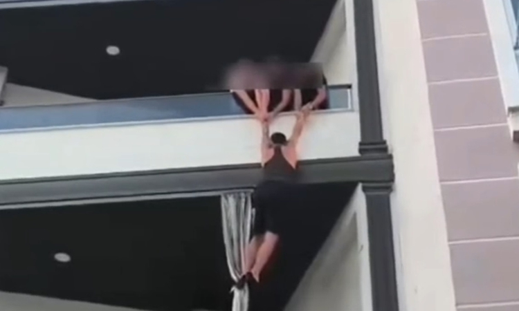 Gündemden Son Bilgiler: Aranan hükümlü, baskına gelen polisleri görünce balkondan kaçmaya çalıştı: Gelişmeler
