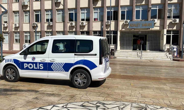 Gündemden Son Bilgiler: Aydın Efeler'de 1 yıldır aranan FETÖ hükümlüsü apartman boşluğunda yakalandı - Son Dak
