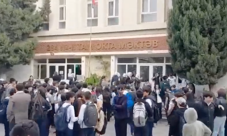 Gündemden Son Bilgiler: Azerbaycan'da kıyafet kuralı protestolarına Türkiye'den tepki yağıyor - Son Dakika Bil