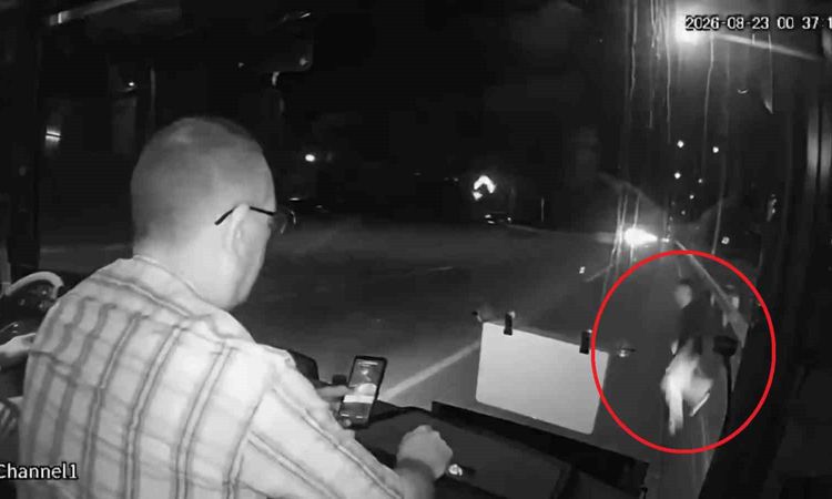 Gündemden Son Bilgiler: Bafra'da Otobüs Kazası: 17 Yaşındaki Genç yaşamını yitirdi - Son Dakika Bilgileri