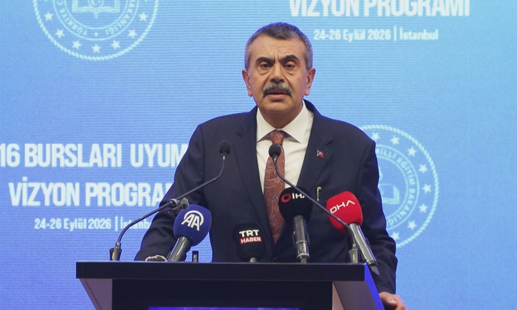 Gündemden Son Bilgiler: Bakan Tekin, 1416 bursiyerlerinin yurt dışında Türkiye'yi temsil ettiğini söyledi ve M