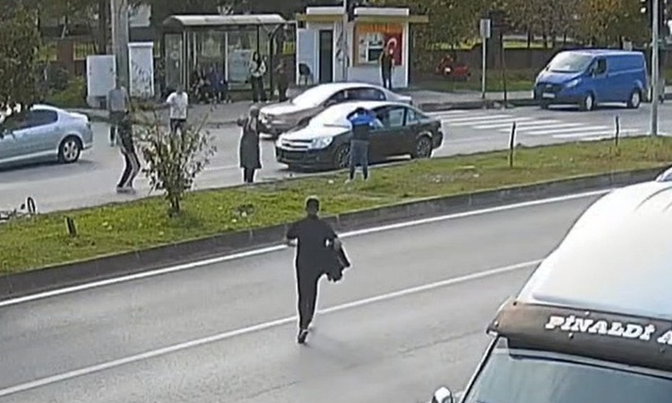 Gündemden Son Bilgiler: Bartın'da yaya geçidinde bisikletli 6 yaşındaki çocuğa otomobil çarptı, yaralandı | İş