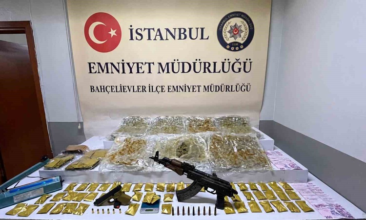 Gündemden Son Bilgiler: Başakşehir'de uyuşturucu operasyonunda 2 şüpheli yakalandı, AK-47 ve skunk ele geçiril