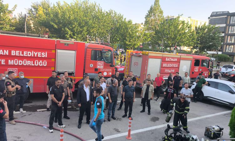 Gündemden Son Bilgiler: Batman’da spor salonunda yangın: 2 ölü, 10 yaralı ve Merak Edilenler