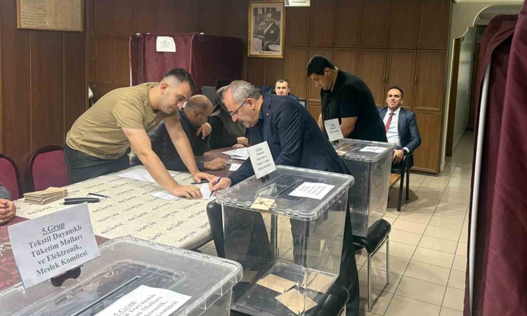 Gündemden Son Bilgiler: Bayburt TSO'da Süleyman Seyhan tek adaylı seçimde yeniden başkanlığa seçildi ve Merak