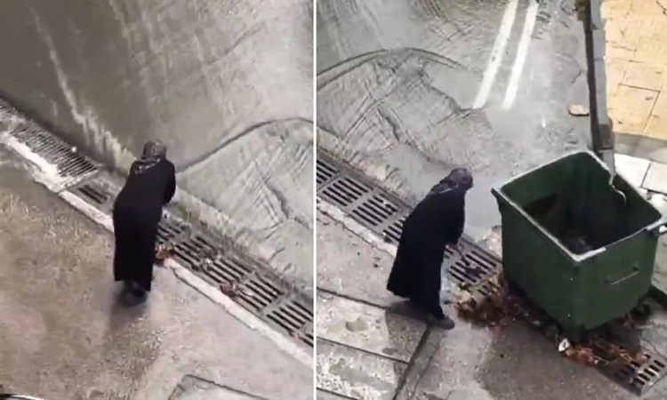 Gündemden Son Bilgiler: Belediye ekiplerini beklemeyen yaşlı kadın mazgalları bastonuyla temizledi - Son Dakik