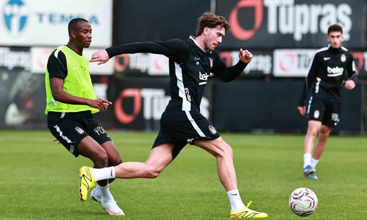 Gündemden Son Bilgiler: Beşiktaş, Kocaelispor maçına Nevzat Demir Tesisleri'nde antrenmanla hazırlandı