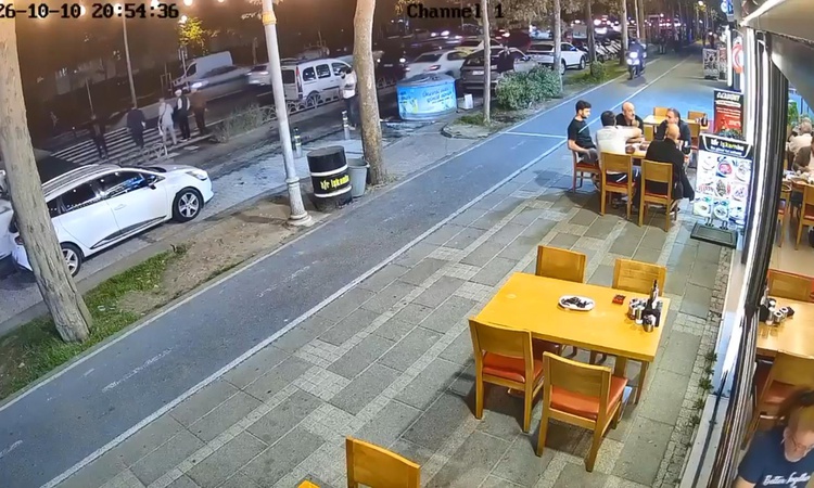 Gündemden Son Bilgiler: Beylikdüzü'nde düşen Hakan Ercan'a motosiklet çarptı; kazada 1 ölü, 1 yaralı oldu | İş