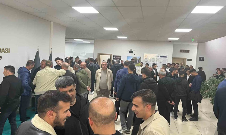 Gündemden Son Bilgiler: BİNTSO seçimlerinde Kadir Çintay'ın Mavi Listesi 10 meslek grubunun 9'unda kazandı | İ