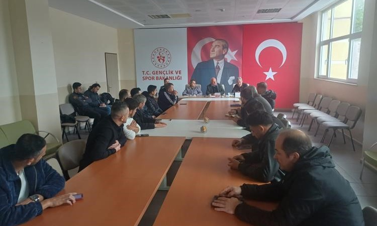 Gündemden Son Bilgiler: Bilecik Süper Amatör Lig'de 14 takımın yer aldığı gruplar kura çekimiyle belirlendi ve