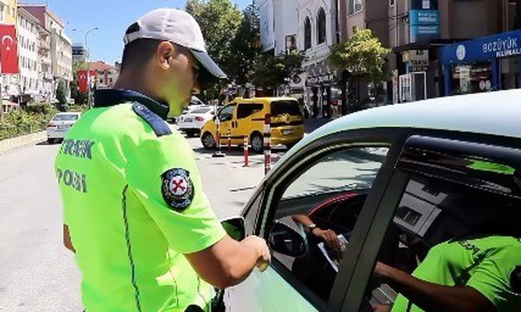 Gündemden Son Bilgiler: Bilecik’te 792 kişi yaya güvenliği için bilgilendirildi: Gelişmeler Takip Ediliyor