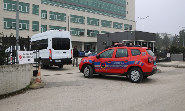 Gündemden Son Bilgiler: Bolu Belediyesi soruşturmasında Başkan Yardımcısı dahil 4 zanlı adliyeye sevk edildi |
