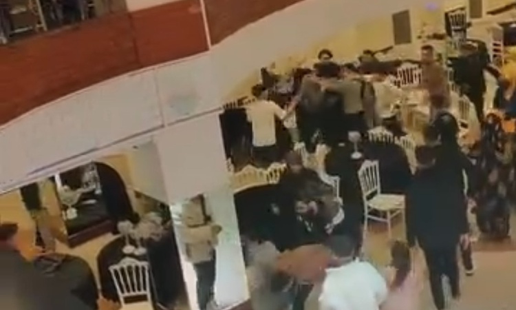 Gündemden Son Bilgiler: Bolu'da düğünde iddiaya göre takı yüzünden çıkan kavgada sandalyeler uçuştu: Gelişmele
